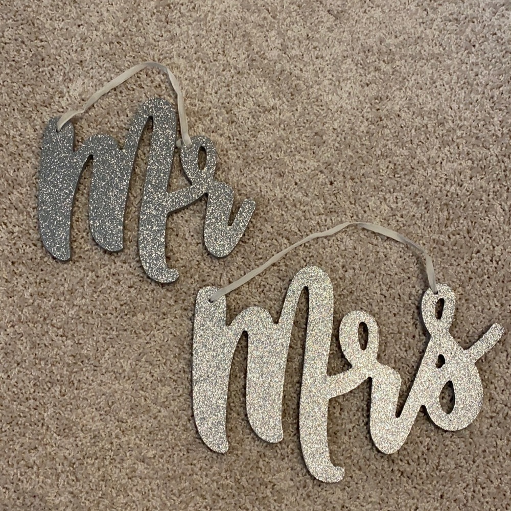 Mr & mrs glitter wood sign - wedding